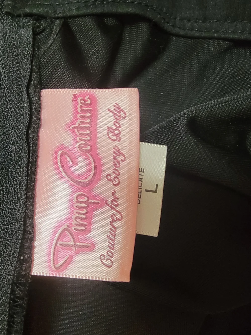Pinup Couture Black Velvet  Skater  Skirt size Large